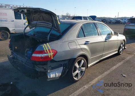 2011 Mercedes-Benz E 350 4Matic z USA, uszkodzony, nr VIN WDDHF8HB3BA365295